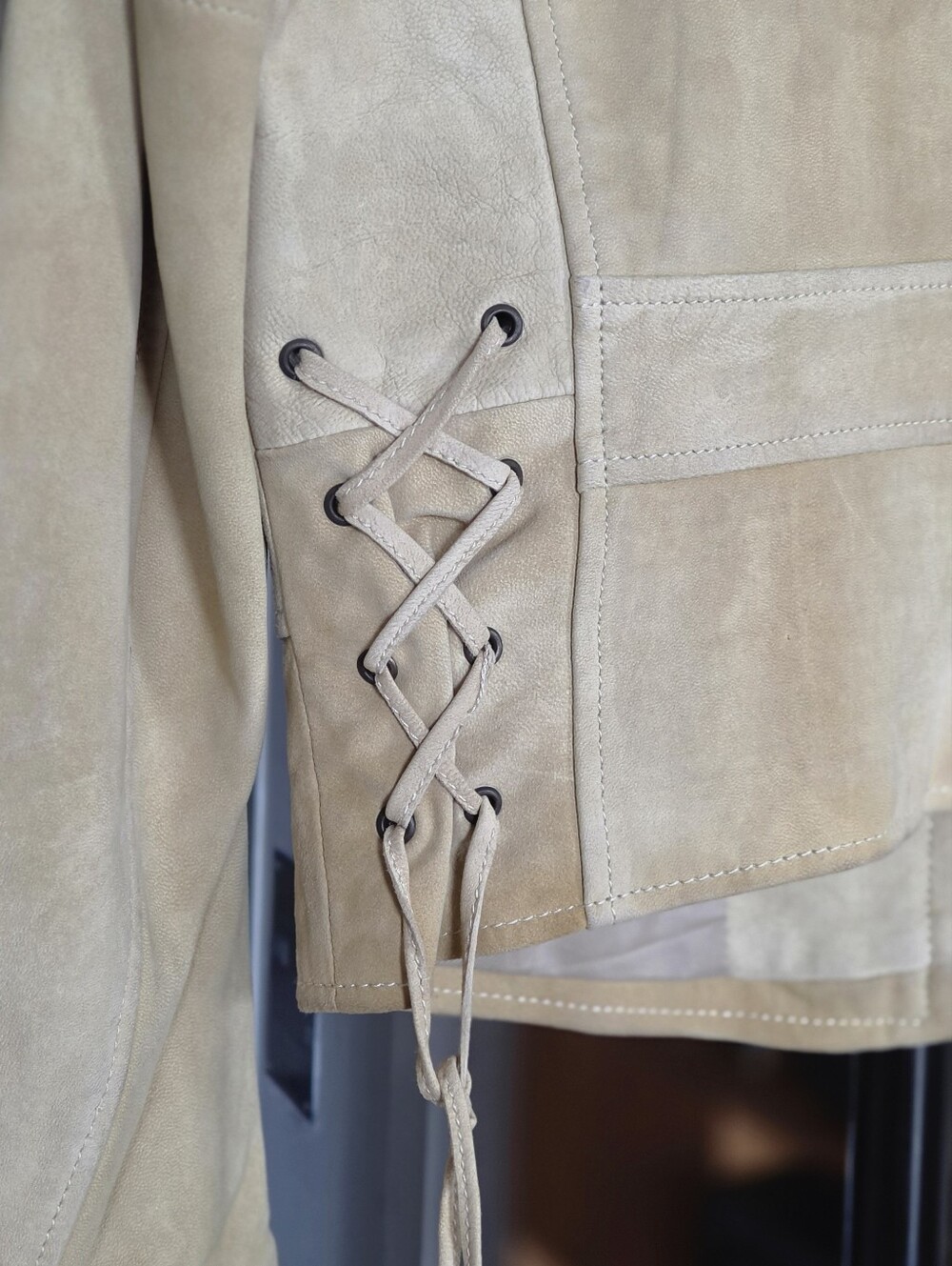 RARE Levi's Vintage Leather Embroidered Jacket Made In Italy - Picture 9 of 11